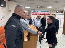 Aküzüm bayramda sağlık emekçileriyle bir araya geldi
