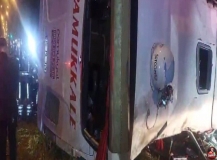 Balıkesir'de yolcu otobüsü devrildi: 3 ölü 31 yaralı